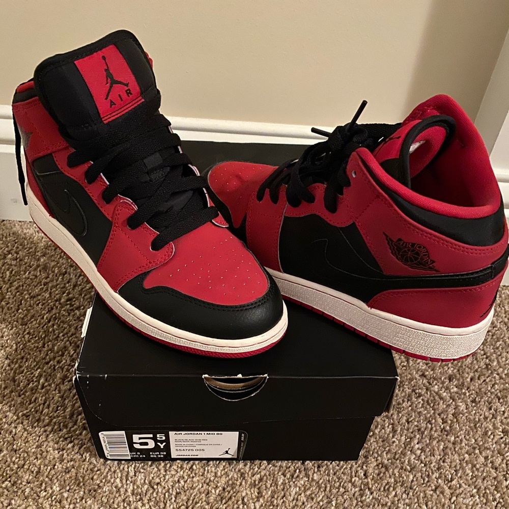 Kids Air Jordan 1 mid